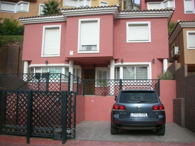 CARVAJAL AREA TOWNHOUSE FOR SALE!!!