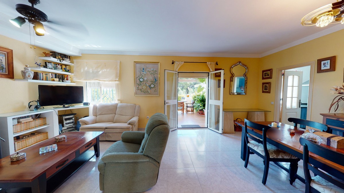 CHALET FOR SALE 7 BEDROOMS AREA CAPELLANIA, BENALMADENA !!!