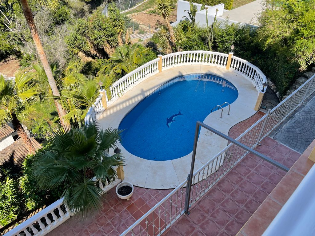 BEAUTIFUL VILLA IN TORREQUEBRADA IN FRONT OF THE GOLF COURSE