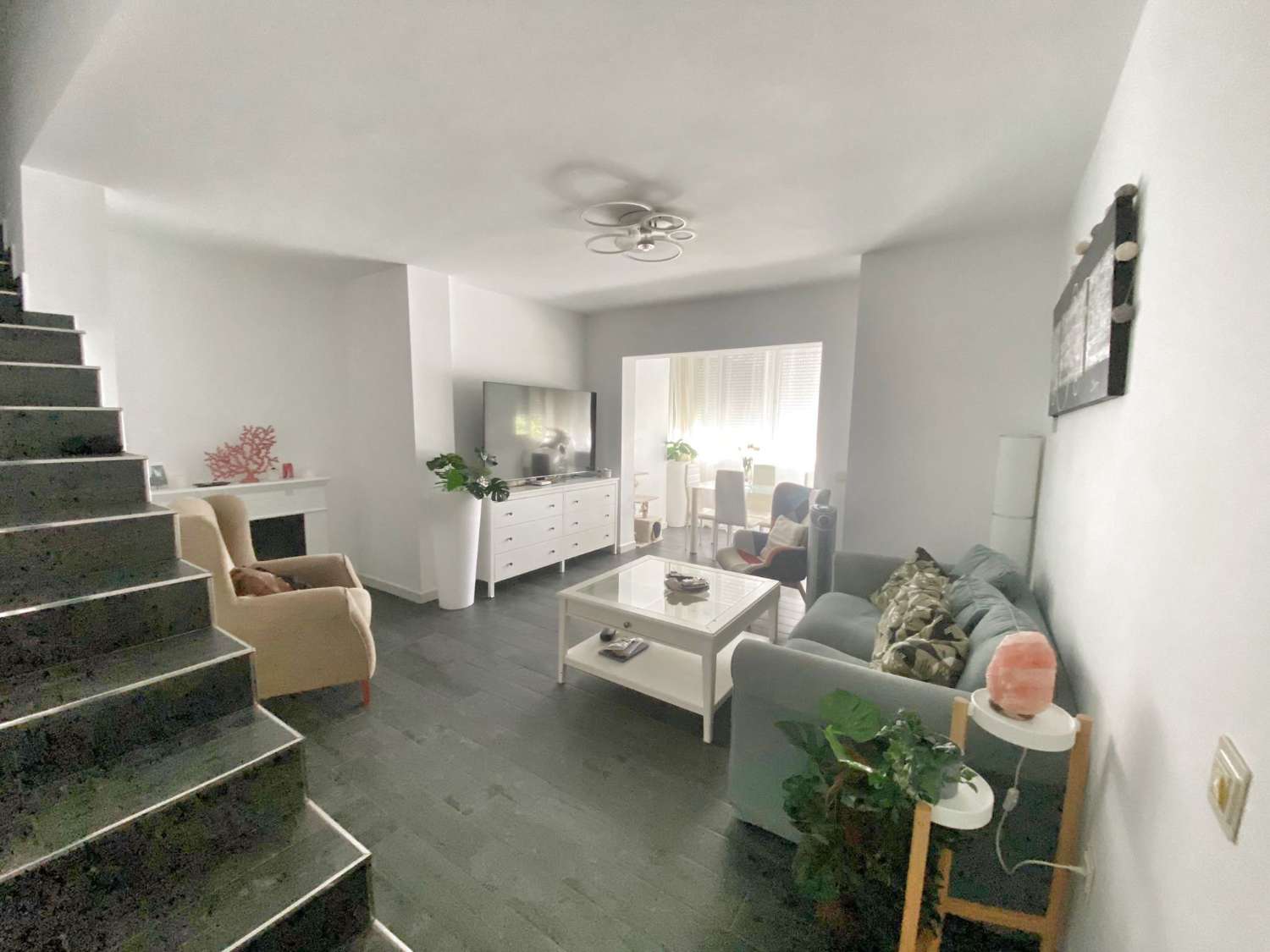 Duplex reformado con vistas al mar