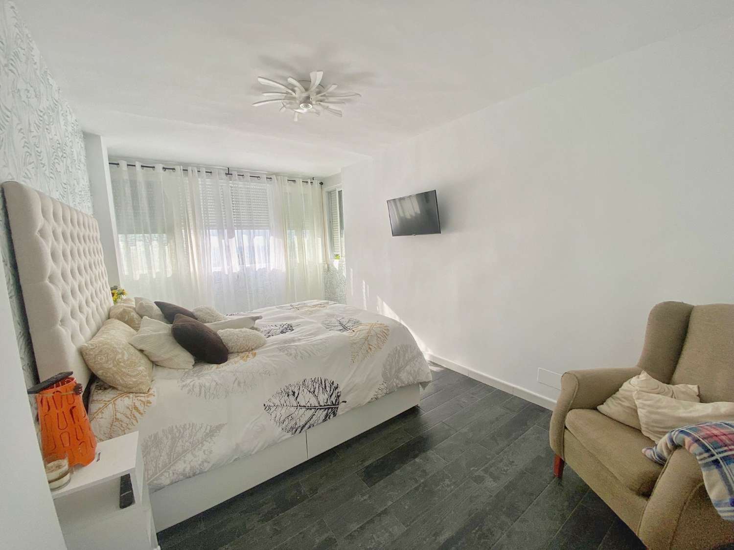 Duplex reformado con vistas al mar