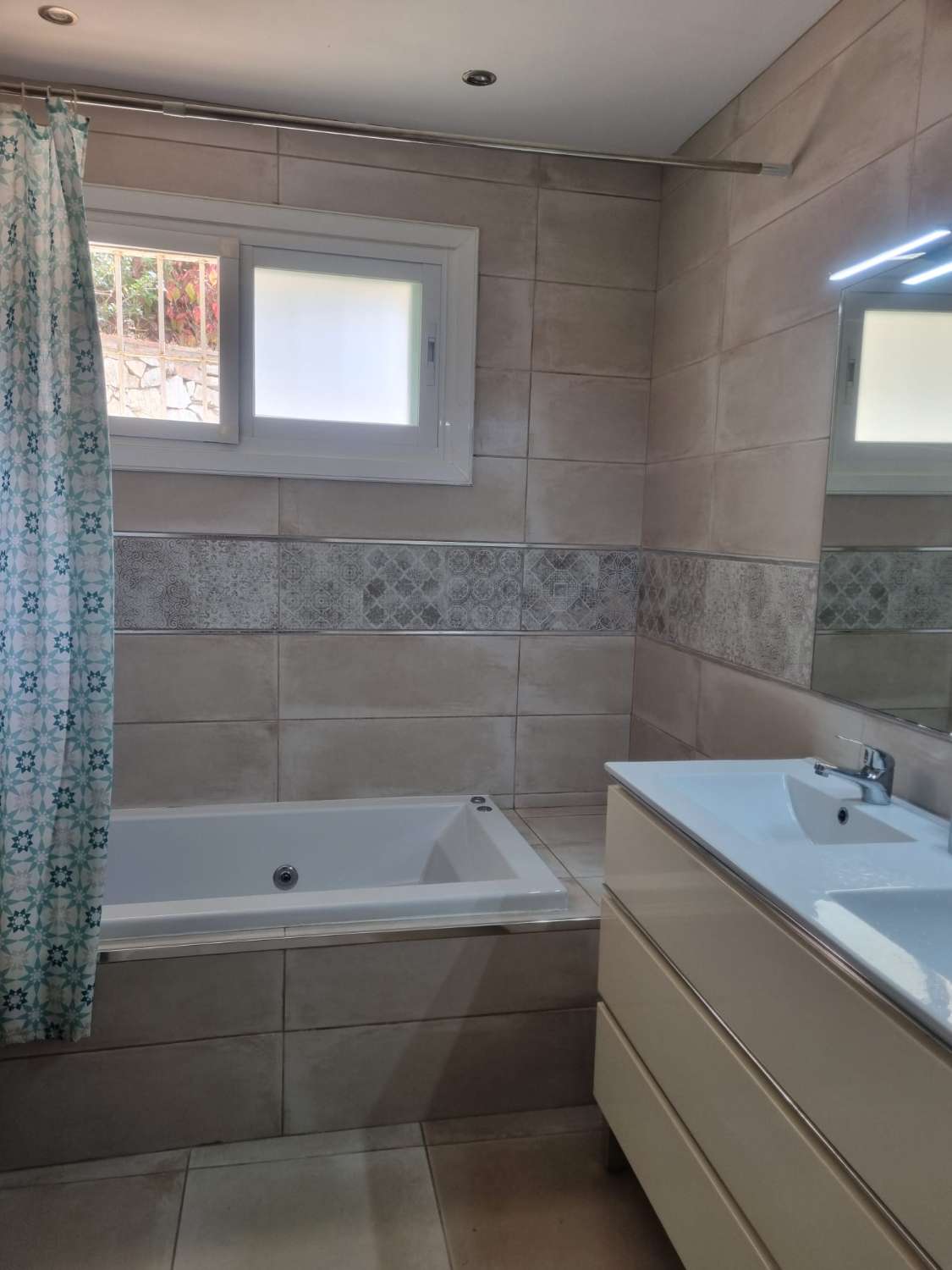 Fantastische Wohnung mit Terrasse von 30 m