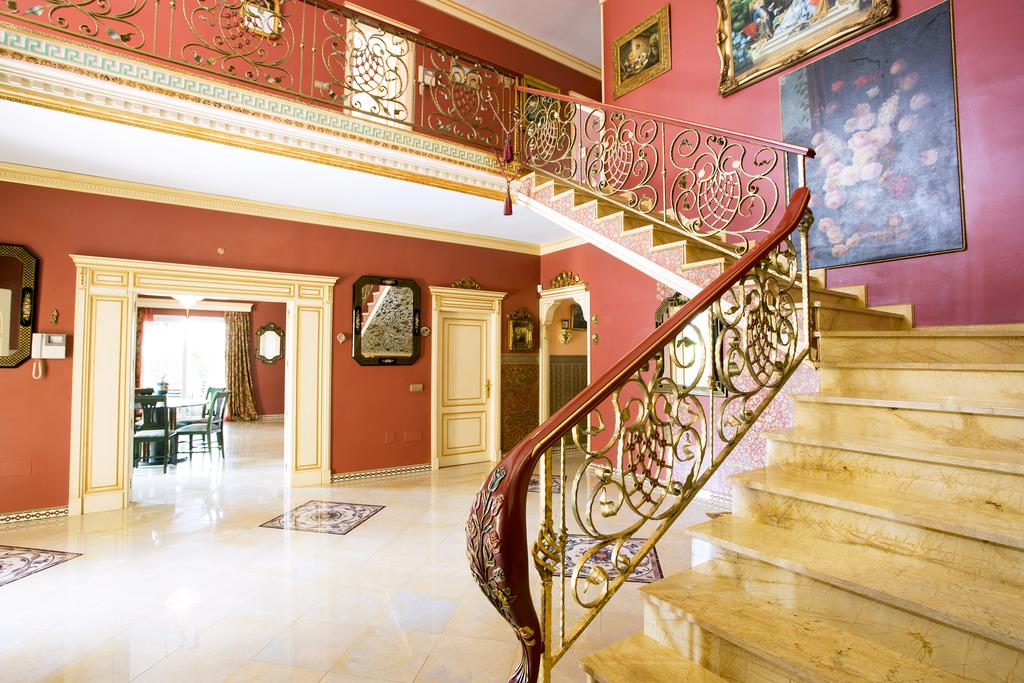 فيلا للإيجار في Benalmádena