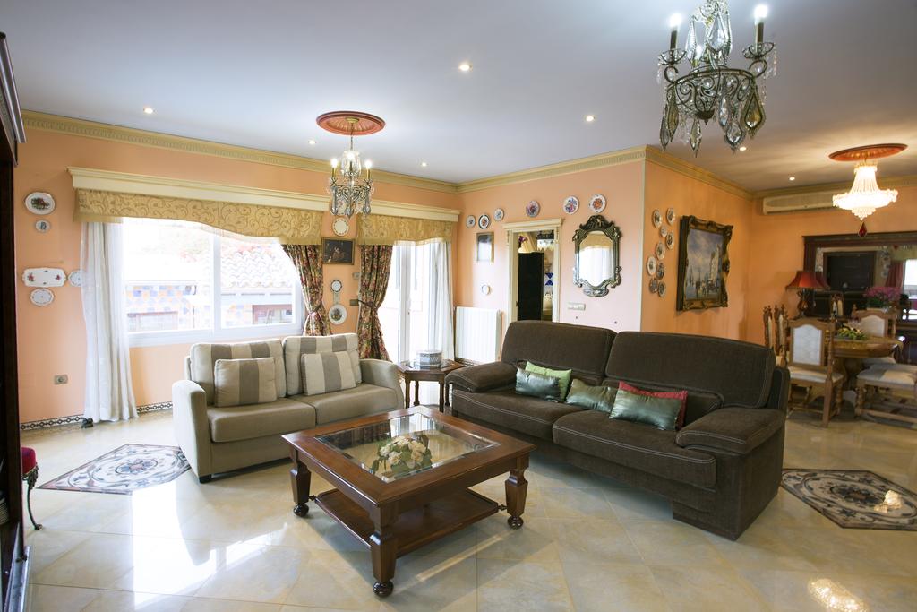 فيلا للإيجار في Benalmádena