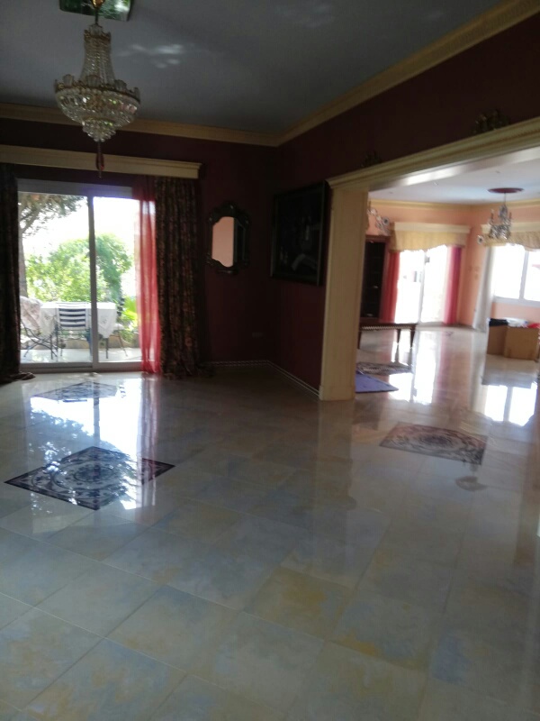 فيلا للإيجار في Benalmádena