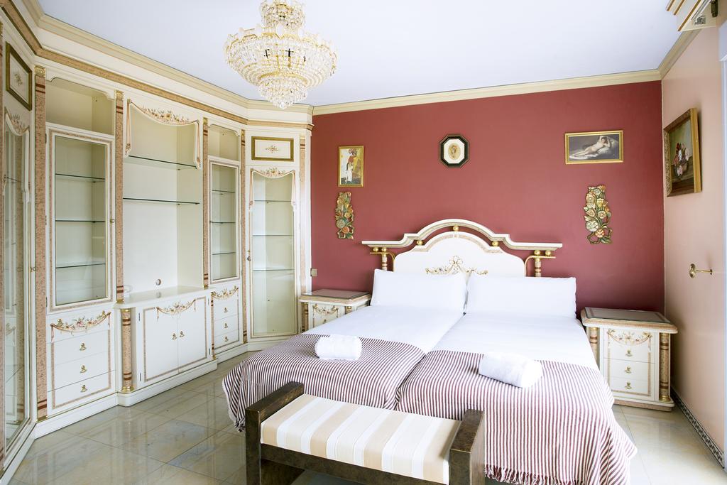 فيلا للإيجار في Benalmádena