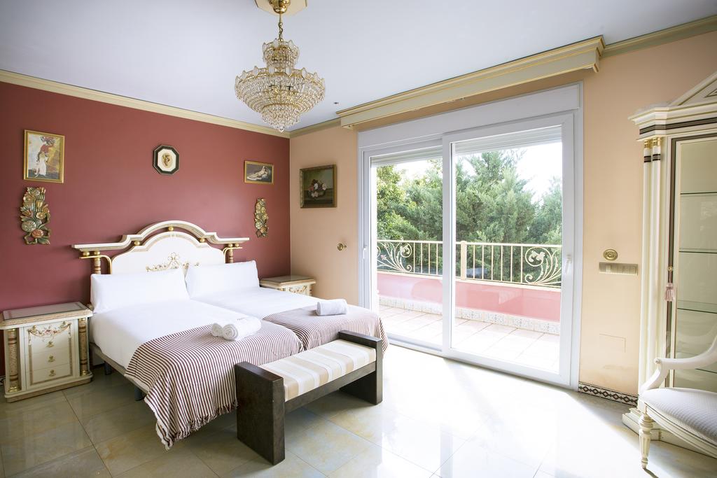 فيلا للإيجار في Benalmádena