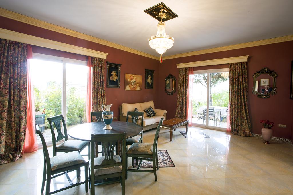 فيلا للإيجار في Benalmádena