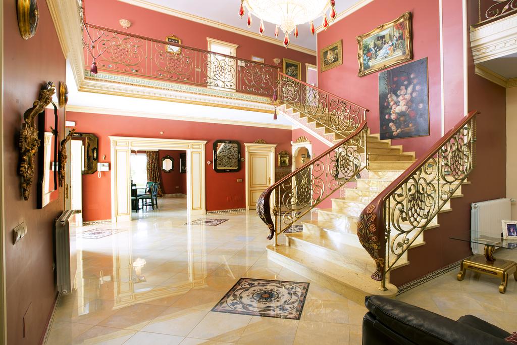 فيلا للإيجار في Benalmádena