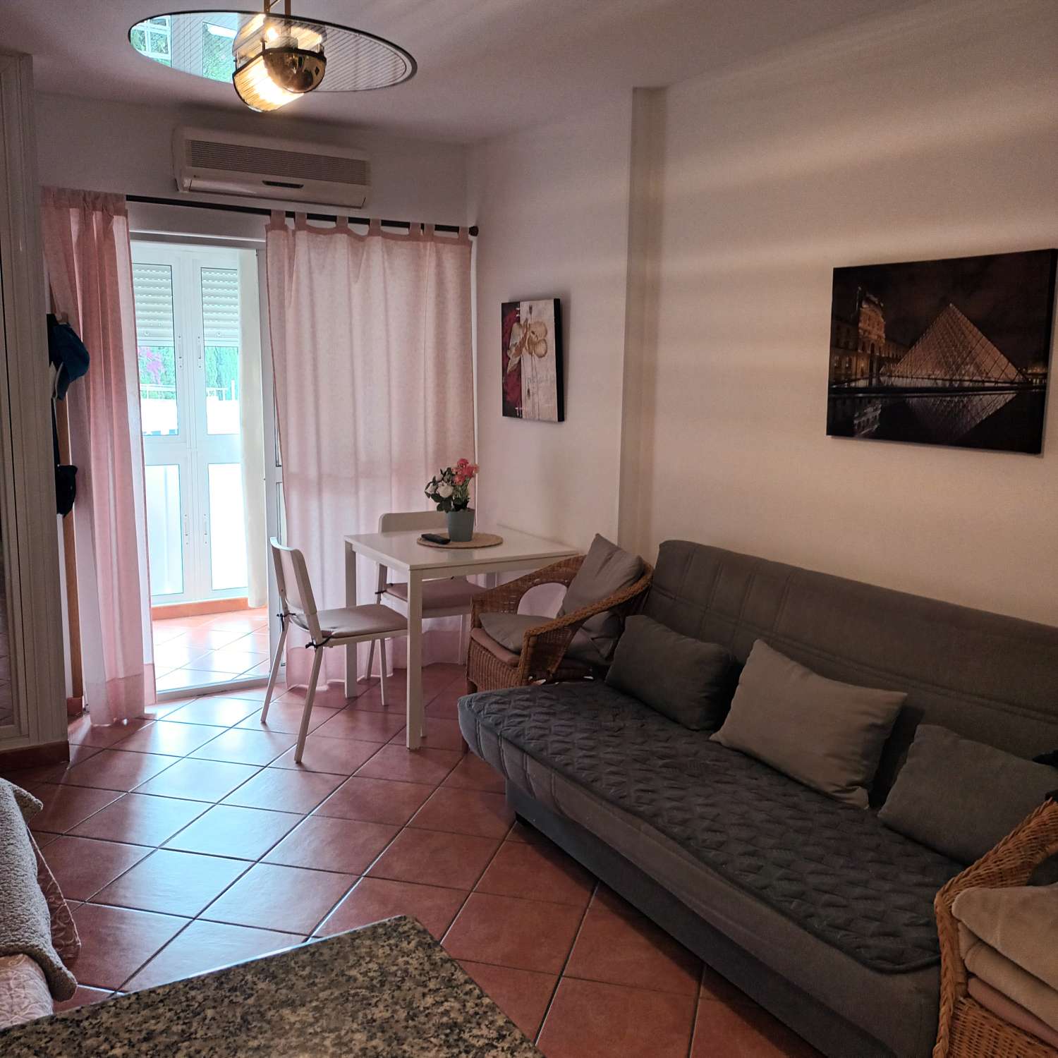 Восстановленная студия выставлена на продажу