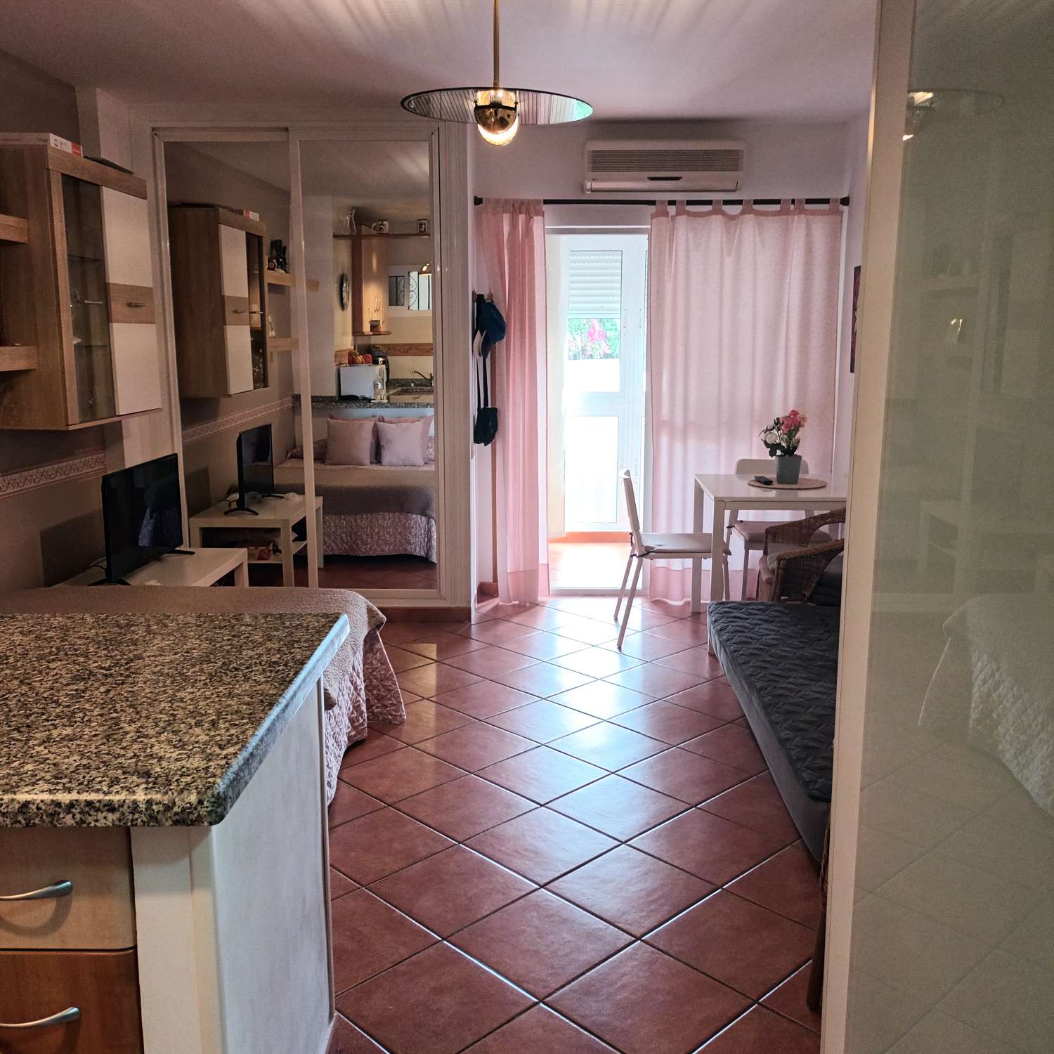 Восстановленная студия выставлена на продажу