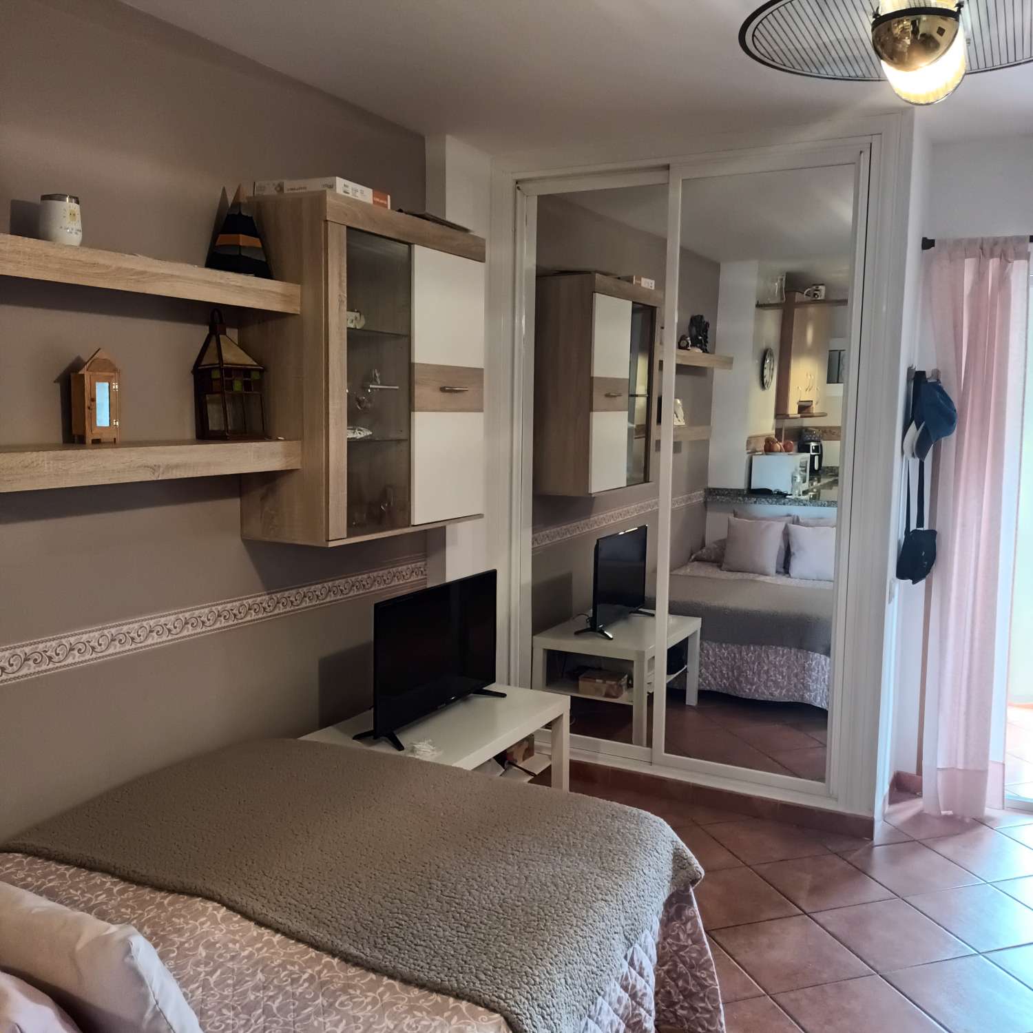 Восстановленная студия выставлена на продажу