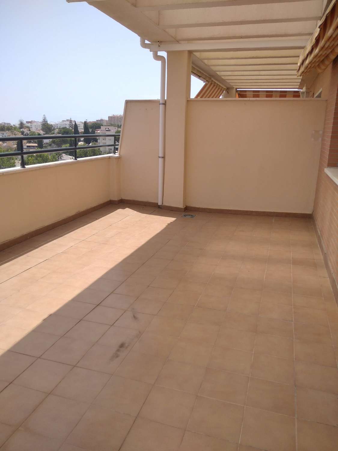 LOCATION PENTHOUSE 4 CHAMBRES LONG TERME