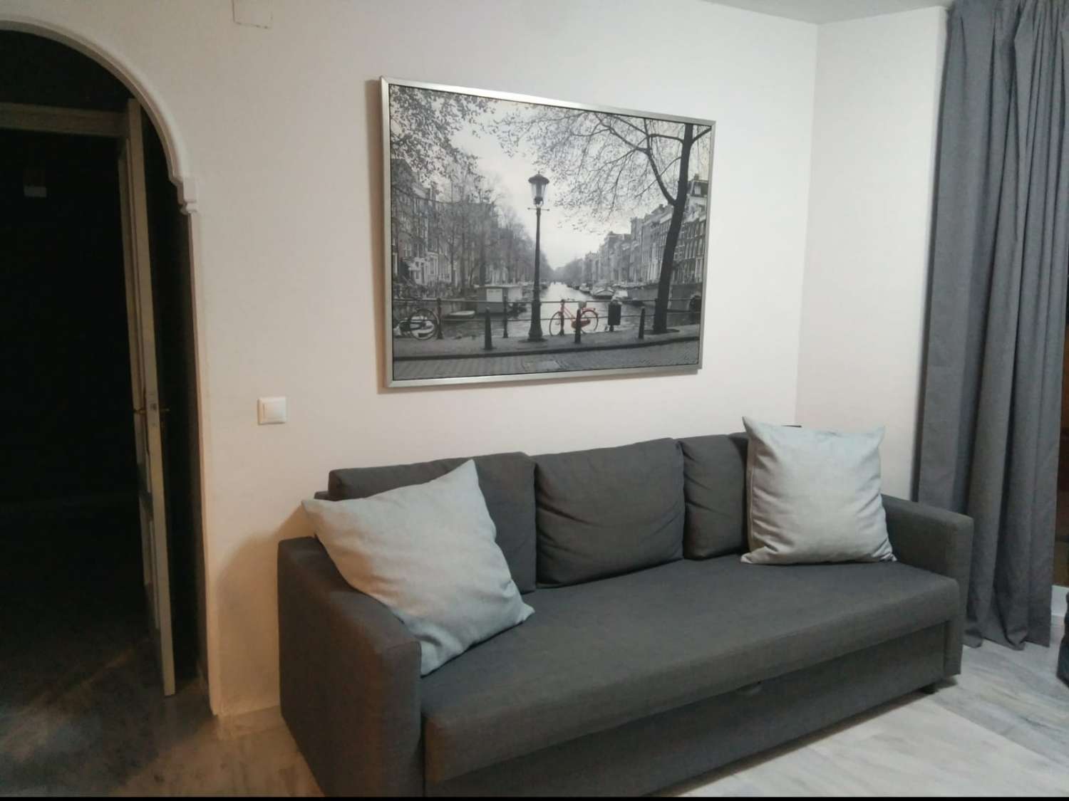 APPARTEMENT IN HET CENTRUM VAN ARROYO DE LA MIEL