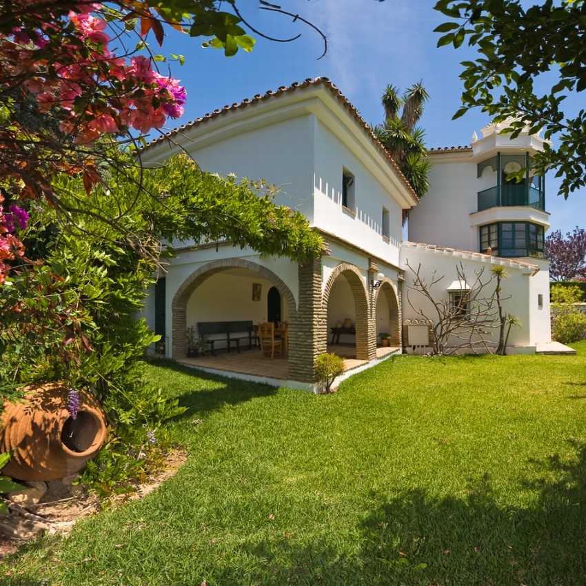 FANTASTIC ANDALUSIAN STYLE FINCA IN BENALMADENA COSTA