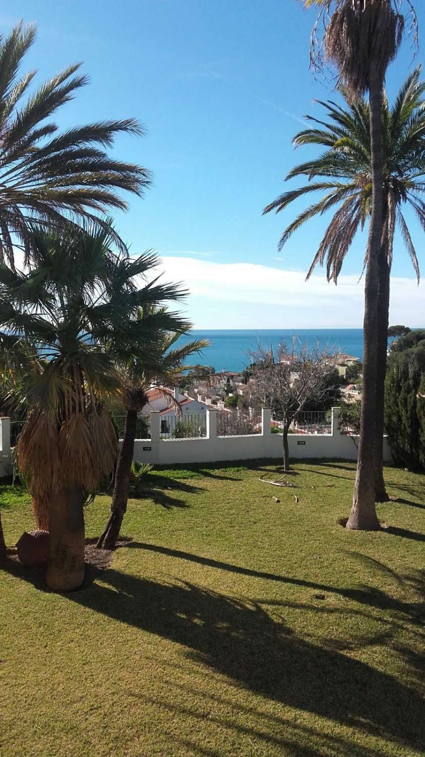 FANTASTISCHE FINCA IM ANDALUSISCHEN STIL IN BENALMADENA COSTA